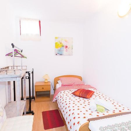 Beautiful Rustical Apt Ana In The Heart Of Rovigno Esterno foto