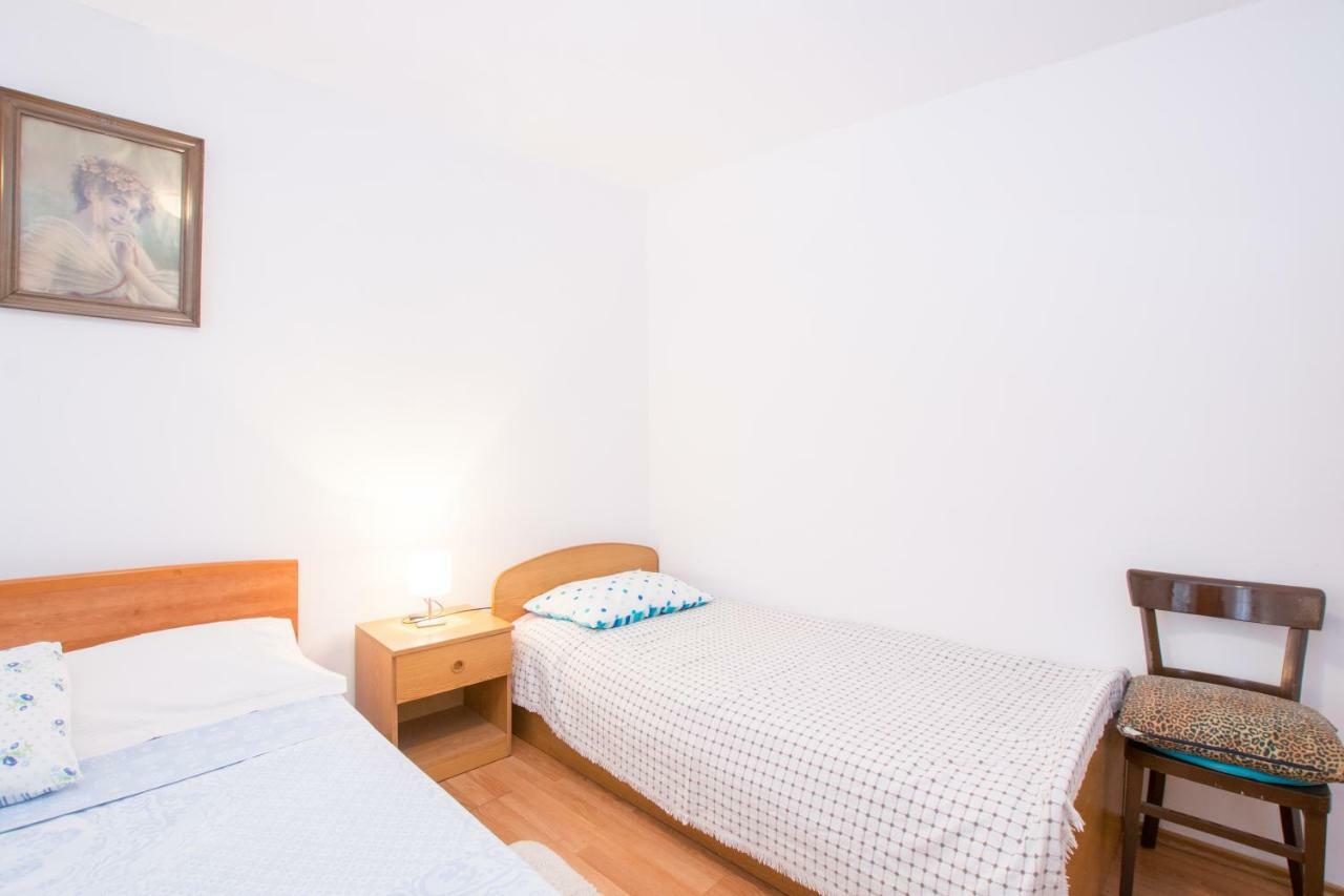 Beautiful Rustical Apt Ana In The Heart Of Rovigno Esterno foto