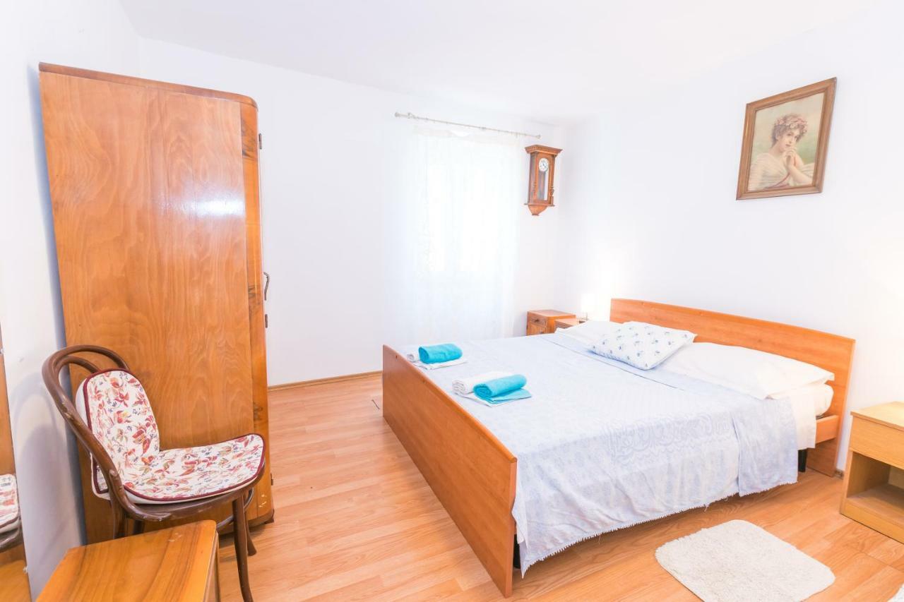 Beautiful Rustical Apt Ana In The Heart Of Rovigno Esterno foto