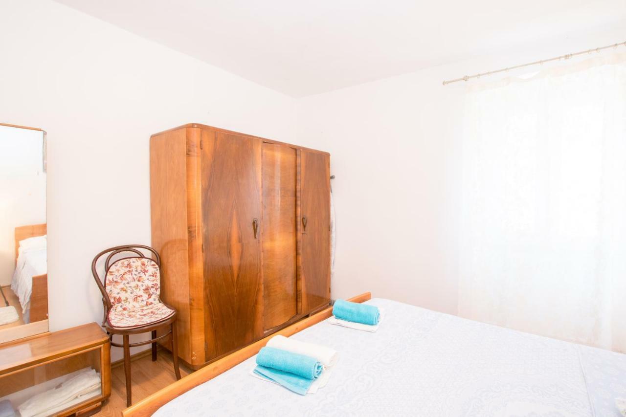 Beautiful Rustical Apt Ana In The Heart Of Rovigno Esterno foto