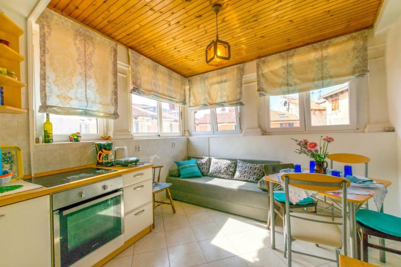 Beautiful Rustical Apt Ana In The Heart Of Rovigno Esterno foto