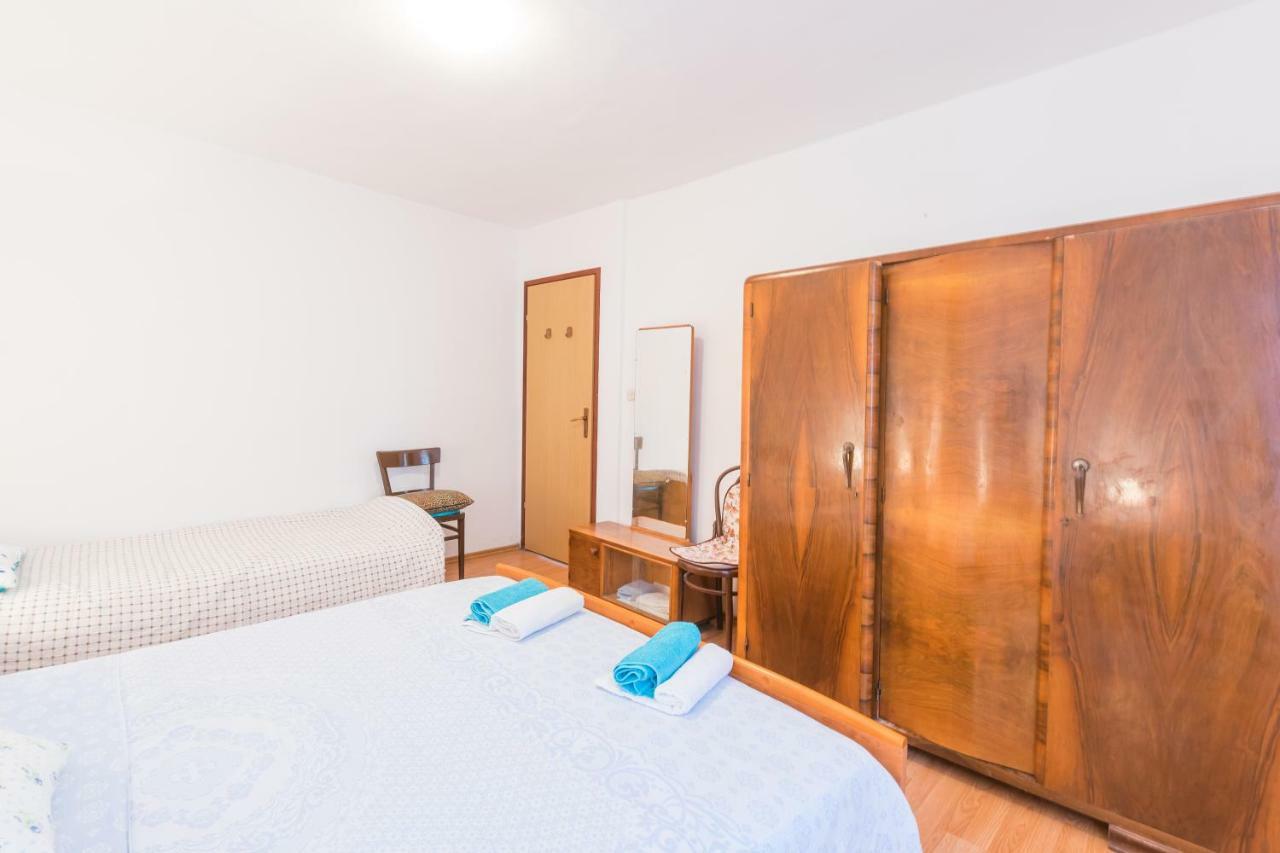 Beautiful Rustical Apt Ana In The Heart Of Rovigno Esterno foto
