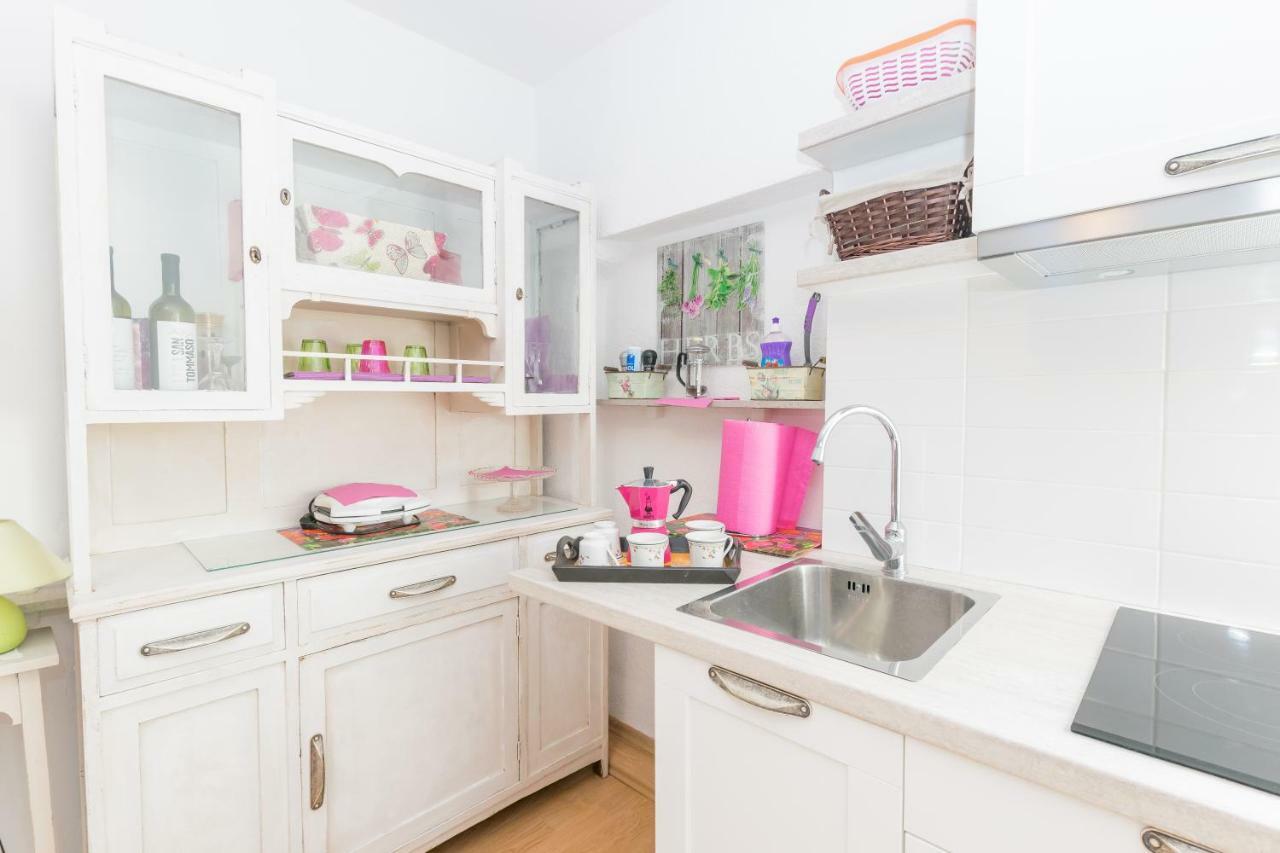 Beautiful Rustical Apt Ana In The Heart Of Rovigno Esterno foto