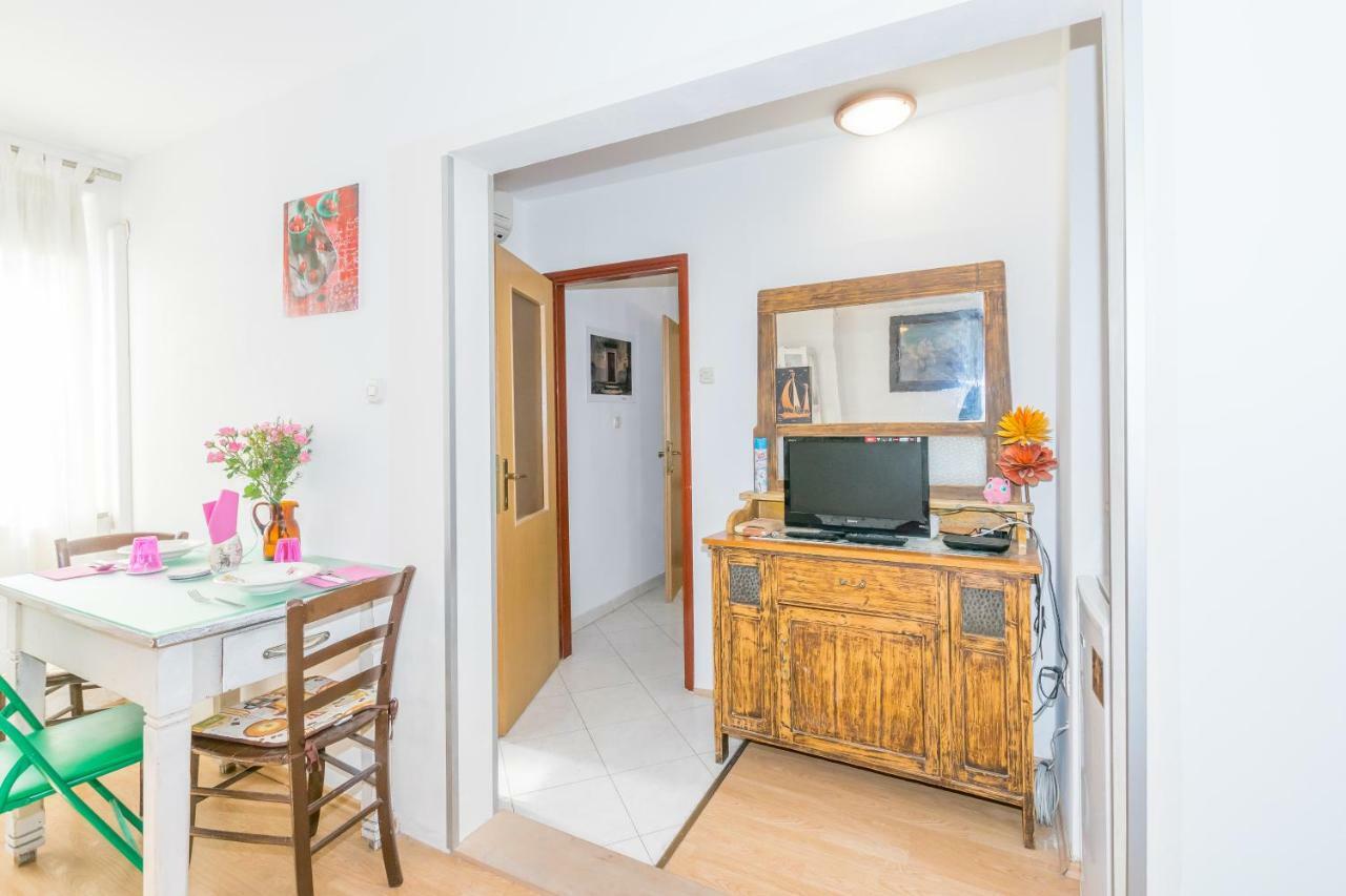 Beautiful Rustical Apt Ana In The Heart Of Rovigno Esterno foto